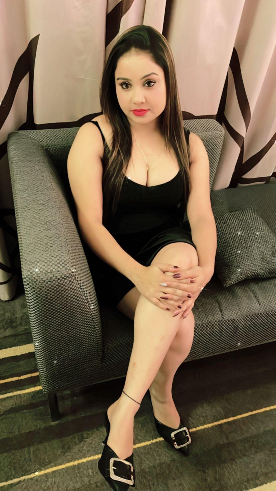 Pune call girl